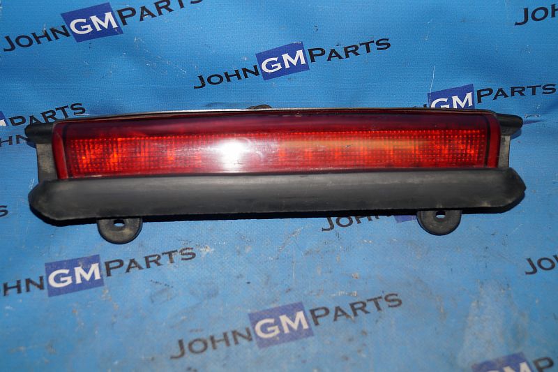картинка Стоп-сигнал дополнительный 15170955 Chevrolet Tahoe GMT800 от магазина JohnGMparts