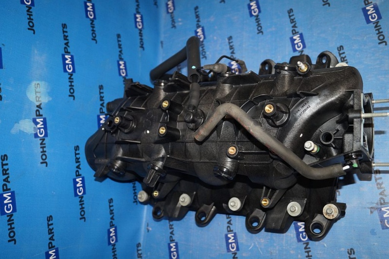 картинка Коллектор впускной 19257593 Cadillac Escalade GMT800 от магазина JohnGMparts