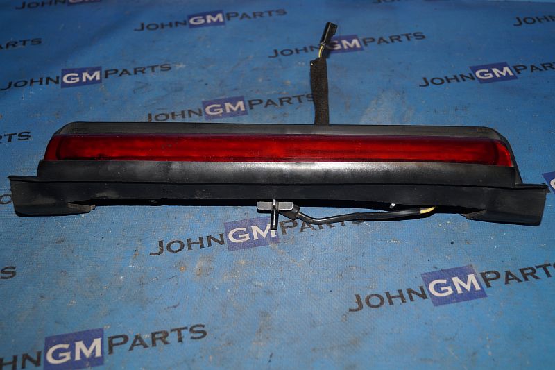 картинка Стоп-сигнал дополнительный 15170955 Chevrolet Tahoe GMT800 от магазина JohnGMparts