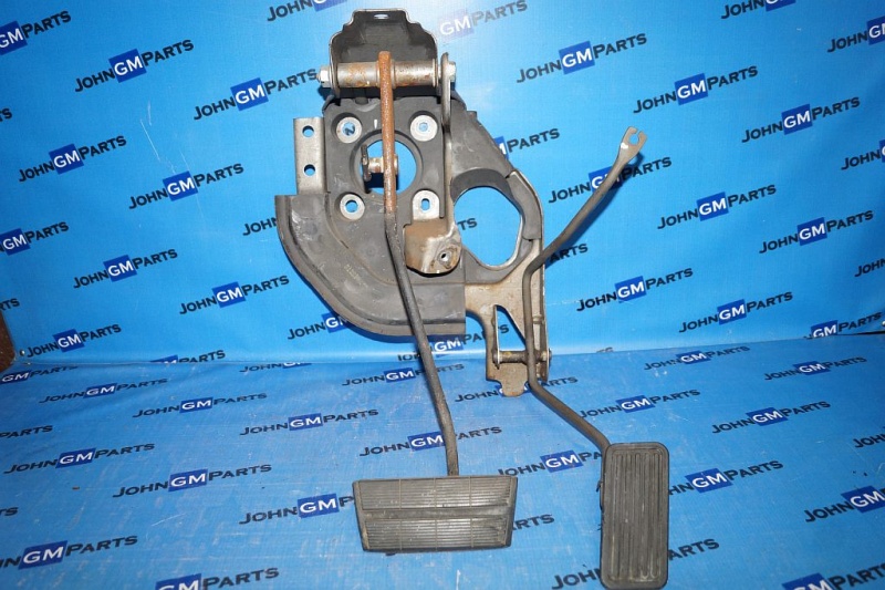 картинка Педальный узел 15188770 Chevrolet Tahoe GMT800 от магазина JohnGMparts
