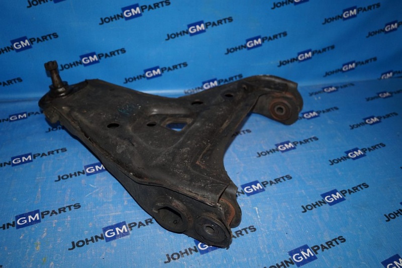 картинка Рычаг передний нижний правый 15777768 Chevrolet Blazer от магазина JohnGMparts