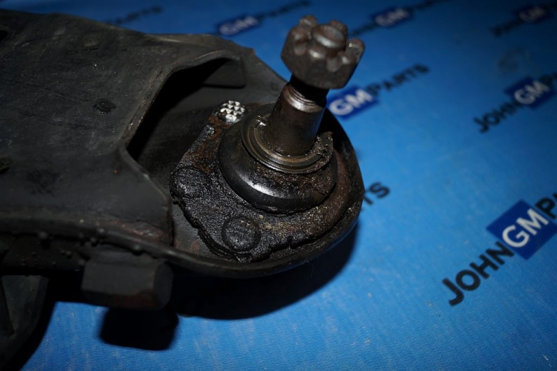 картинка Рычаг передний нижний правый 15777768 Chevrolet Blazer от магазина JohnGMparts