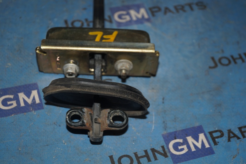 картинка Ограничитель двери передний левый 15196109 Chevrolet Trailblazer от магазина JohnGMparts