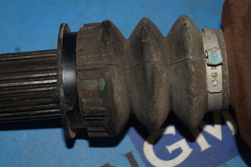 картинка Карданный вал передний 15182095 Chevrolet Tahoe от магазина JohnGMparts