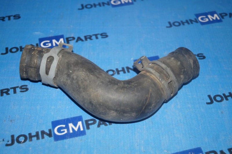 картинка Патрубок радиатора верхний 15160996 Chevrolet Trailblazer от магазина JohnGMparts
