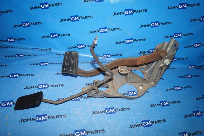картинка Педальный узел 15188770 Chevrolet Tahoe GMT800 от магазина JohnGMparts