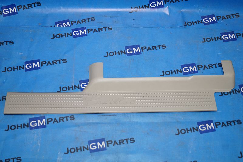 картинка Накладка порога левая 10359444 Cadillac Escalade GMT800 от магазина JohnGMparts