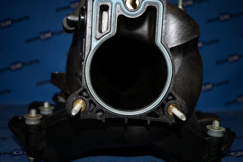 картинка Коллектор впускной 19257593 Cadillac Escalade GMT800 от магазина JohnGMparts