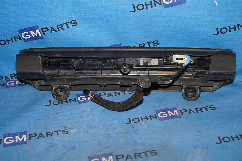 картинка Стоп-сигнал дополнительный 15170955 Chevrolet Tahoe GMT800 от магазина JohnGMparts