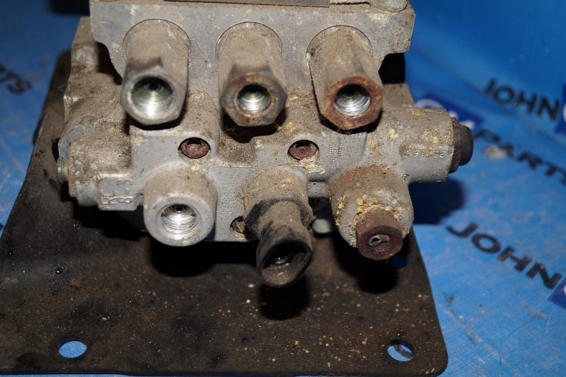 картинка Блок ABS 12475489 Chevrolet Tahoe GMT410 от магазина JohnGMparts